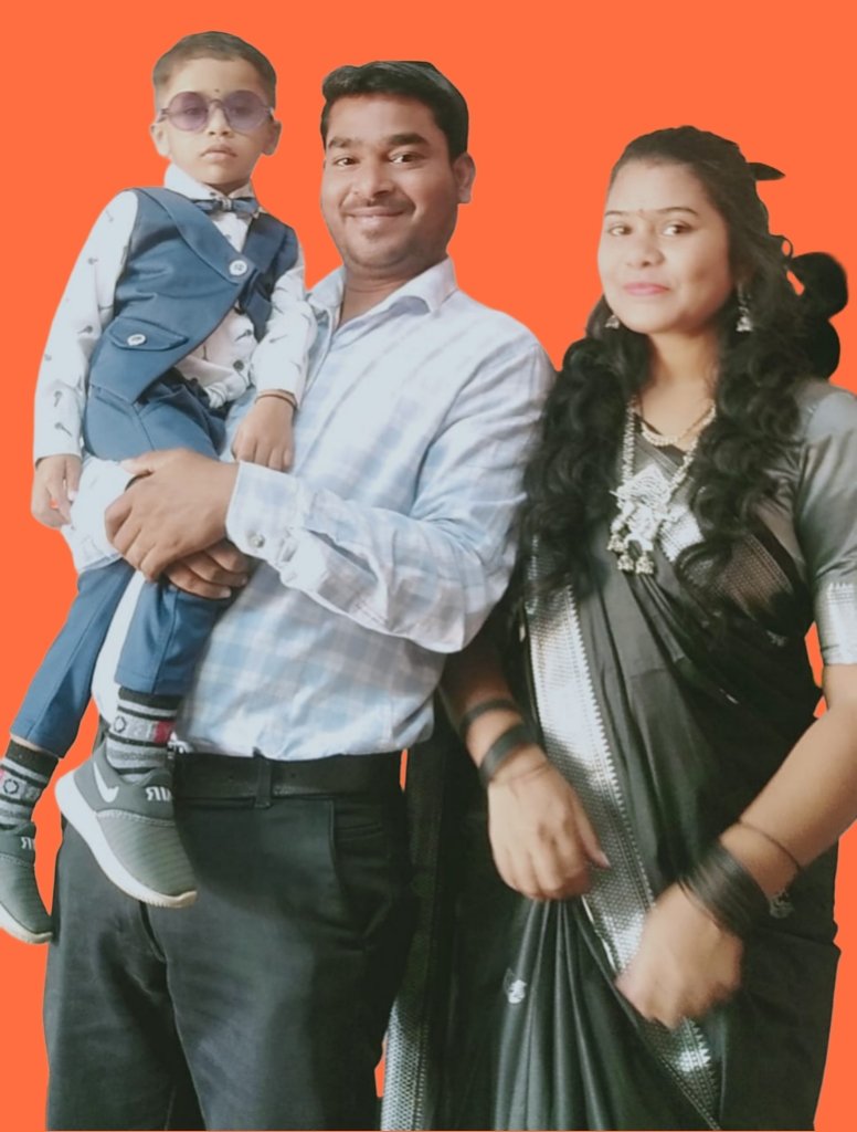 नवरगाव चे सामाजिक युवा ब्रिगेड संस्थेचे अध्यक्ष्य, झुंज सत्याची या पोर्टल न्यूजचे संपाद्क, तथा पोलीस मित्र श्री अमोल सेवादास निनावे यांच्या परिवारातर्फे समस्त सिंदेवाही तालुका वाशीय मित्र मंडळी तथा माझे गुरुवर्य  यांना दिवाळीच्या हार्दिक शुभेच्छा. दिवाळी सर्वांची सुख समृद्धीची जावो हीच ईशवर चरणी पार्थना.