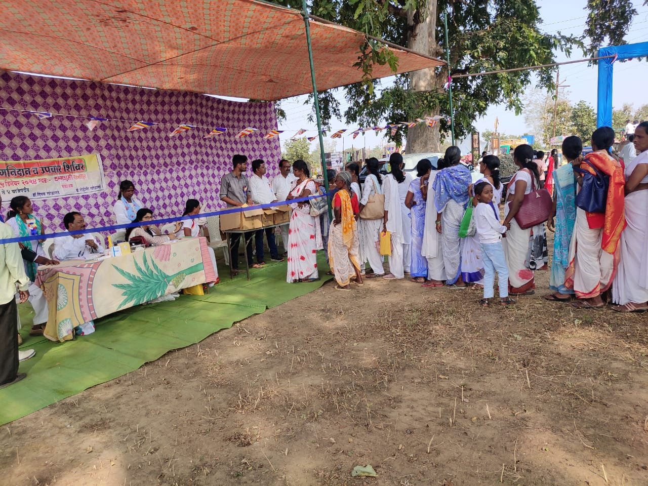 डॉ. खोब्रागडे दाम्पत्य नवरगाव यांच्या वतीने मोफत रोगनिदान व उपचार शिबिर