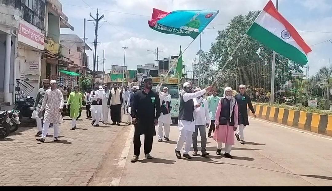 जश्ने ईद-ए-मिलाद उत्साह सिंदेवाही मध्ये शांततेत पार पडले